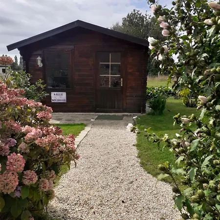 Au Rosier De Franck Mesnil-Raoul