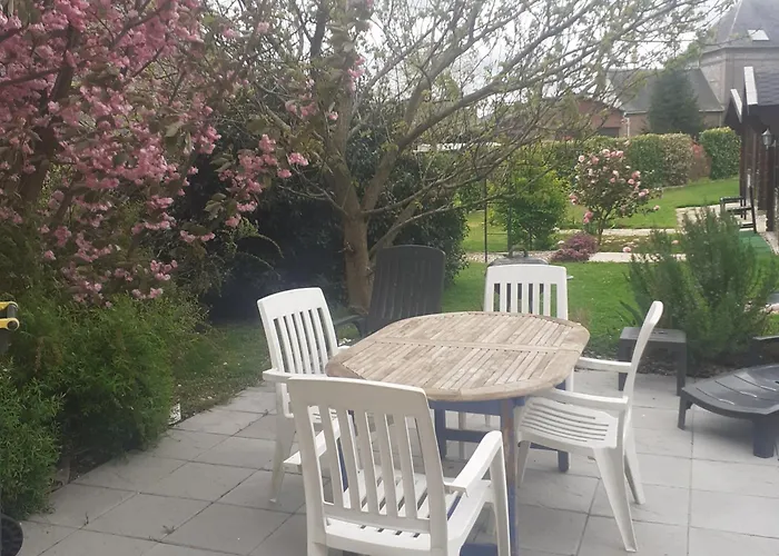 Holiday home Au Rosier De Franck Mesnil-Raoul